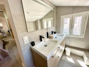 GORGEOUS BRAND NEW 2 BEDROOMS