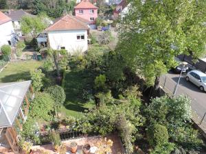 au-dessus du jardin appartement climatisé