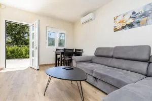 Perfect Little Place - Igalo - Mojdež