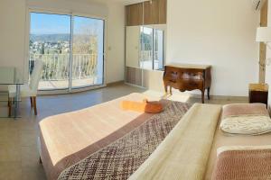 Appartements New Villa 6BR Heated Pool Gas BBQ Mountain View : photos des chambres