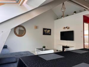 Appartements L-incontournable - Proche de Paris-Orly-Beau F2 : photos des chambres