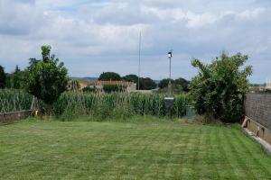 Garden Villa near Girona and Costa Brava for Cyclists and Families