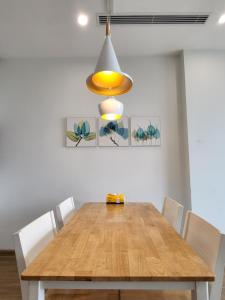 Căn hộ dịch vụ siêu đẹp Vinhomes Skylake gần sân vận động Mỹ Đình