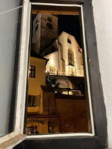 Ultracentral Medieval Apartment