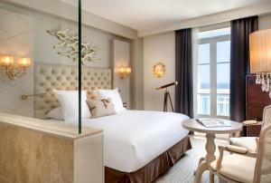 Hotels Grand Hotel Des Sablettes Plage, Curio Collection By Hilton : photos des chambres