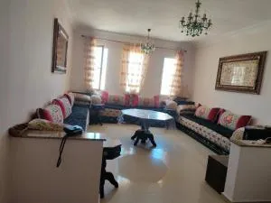 Appartement spacieux et ensoleillé en bord de mer - 塔扎