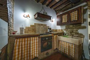 Piccolo Ulivo Ranch villa with panoramic pool