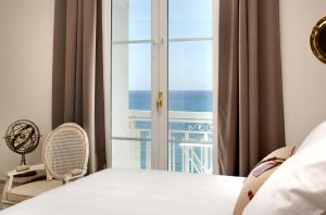 Hotels Grand Hotel Des Sablettes Plage, Curio Collection By Hilton : photos des chambres