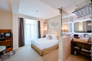 Hotels Grand Hotel Des Sablettes Plage, Curio Collection By Hilton : photos des chambres