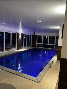 Sensacional Flat Serra Class - vista do Pôr do Sol