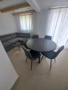 Two bedroom apartment with Sea view room in Apartments Damir with Sea View