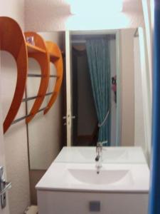 Studio cabine Pégase 18 08 étage élevé balcon sud vue pistes