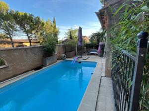 Logement indépendant Au Bonheur cuisine piscine clim proche centre village #dentelles Montmirrail 2 ou 4 pers