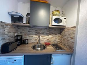 Studio cosy pour 2 pers, centre des Menuires, au pied des pistes - FR-1-452-273