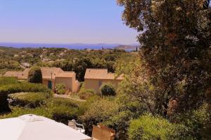 Maisons de vacances Maison provencale vue mer Croix Valmer Lou Mamet : photos des chambres