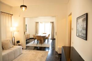 Spacious Glyfada Golf 4BR -Near Beach + Shops