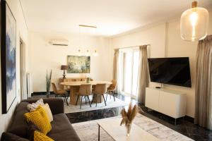 Spacious Glyfada Golf 4BR -Near Beach + Shops