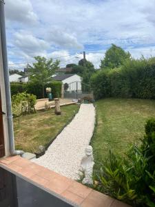 Sejours chez l'habitant A 5 minutes a pieds du chateau, 2 belles et spacieuses chambres, SDB, WC et un garage prive a 25 minutes circuit 24h : photos des chambres