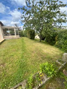 Sejours chez l'habitant A 5 minutes a pieds du chateau, 2 belles et spacieuses chambres, SDB, WC et un garage prive a 25 minutes circuit 24h : Chambre Double