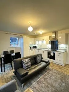 Delux Apartment in Brooklads - Cranfield