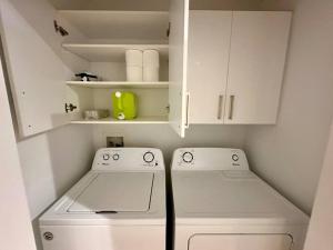 Modern 3BR 4beds apartment AC WiFi Free Parking