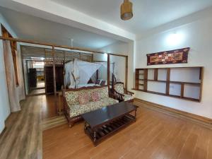 Queen of Sheba Beach Lodge