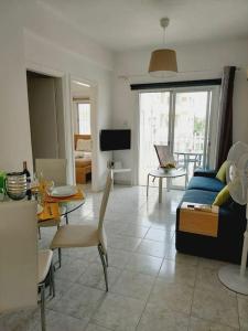 Άνετο παραλιακό διαμέρισμα Λάρνακα ΜΑΚΕΝΖΙ