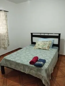 Quarto com cama de casal - Sobrado - Elias Fausto