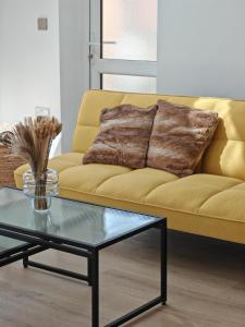 Gated 4 Guests House Free Parking