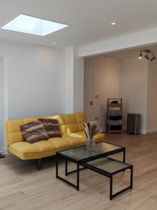 Gated 4 Guests House Free Parking