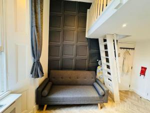 Trios Haven in Portebello Road