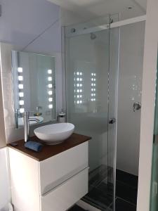 Maisons de vacances Spacious town house with balcony : Maison de Ville 2 Chambres