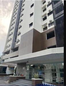 The MIDPOINT Residences 2 bedroom for couple or family condo near Ayala Center Cebu and SM City Cebu