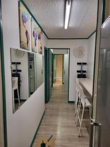 Sejours chez l'habitant Private Room-1 in HANNANA Apartment- 2 min walk To Tram 12 min to Nice train station 15 min to Massena Place : photos des chambres