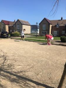 The Rockpools, 2 cottages at The Bay holiday village, Filey, dog friendly, sleep 12