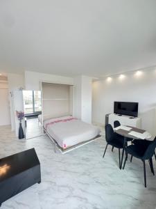 Apartment My HOME Eiffel Tower View