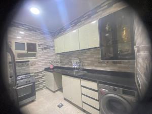 شقة جديدة بحي الاندلس التجمع بجوار ميفيدا