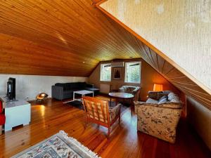 Big House for Workers & Familys Near Volvo