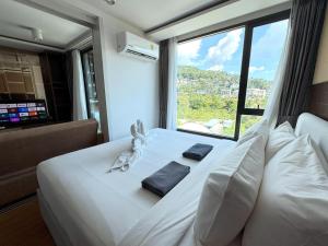 Top floor apartment at Aristo by Lofty