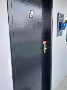 Kit net 8 com ar condicionado cama Queen