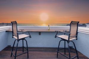 Steps to Beach and Amazing Ocean Views - Miramar Home - 4hvězdičkové hotely ve městě Half Moon Bay