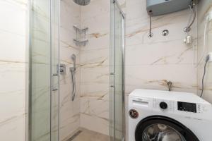 Apartments with parking space Trogir - 23453