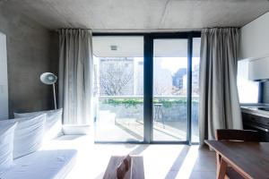 Enjoy VallanHost @ Bonpland Suites - 42