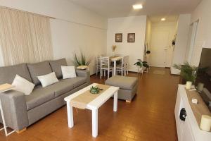 Hermoso Depto La Perla Balcón Cochera 5 Personas 8 cuadras del Mar