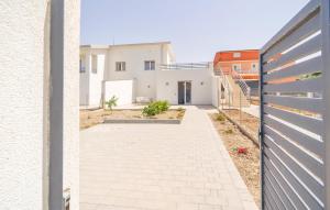 2 Bedroom Gorgeous Home In Realmonte