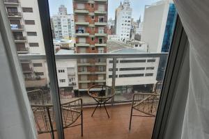 Hermoso Depto en La Perla con Balcón Cochera 5 Personas 8 cuadras del Mar