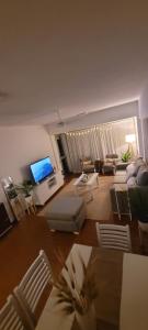 Hermoso Depto en La Perla con Balcón Cochera 5 Personas 8 cuadras del Mar