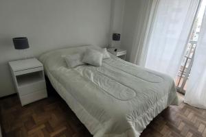 Hermoso Depto en La Perla con Balcón Cochera 5 Personas 8 cuadras del Mar