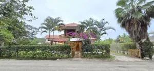 Casa vacacional campestre cerca de la playa - La Curia