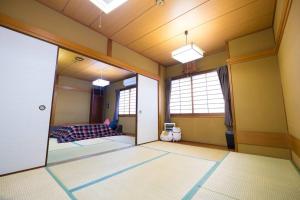 Maximum 24 people! 2stop to Namba!for family,friends!